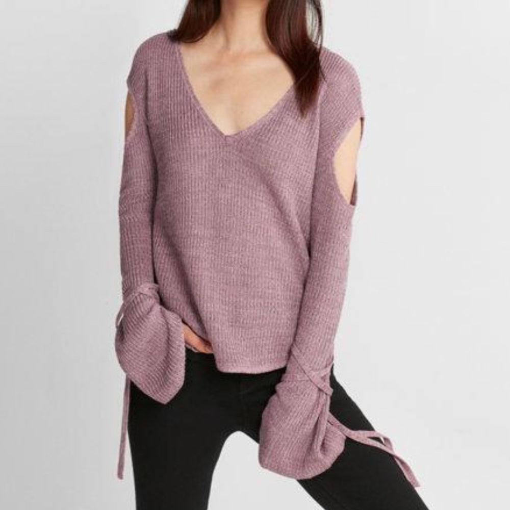 EUC Express Bell Sleeve Shoulder Cutout Sweater XS